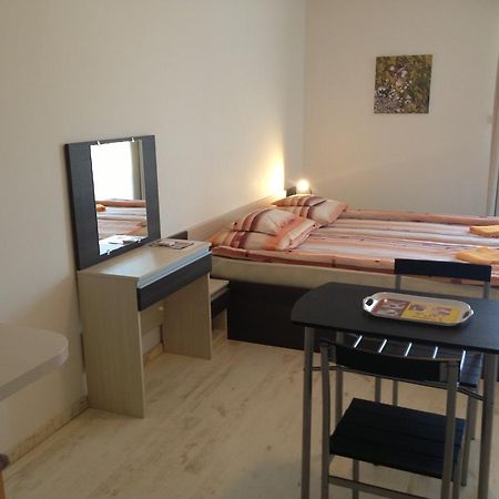 Lovagvar Apartments Gyula Buitenkant foto