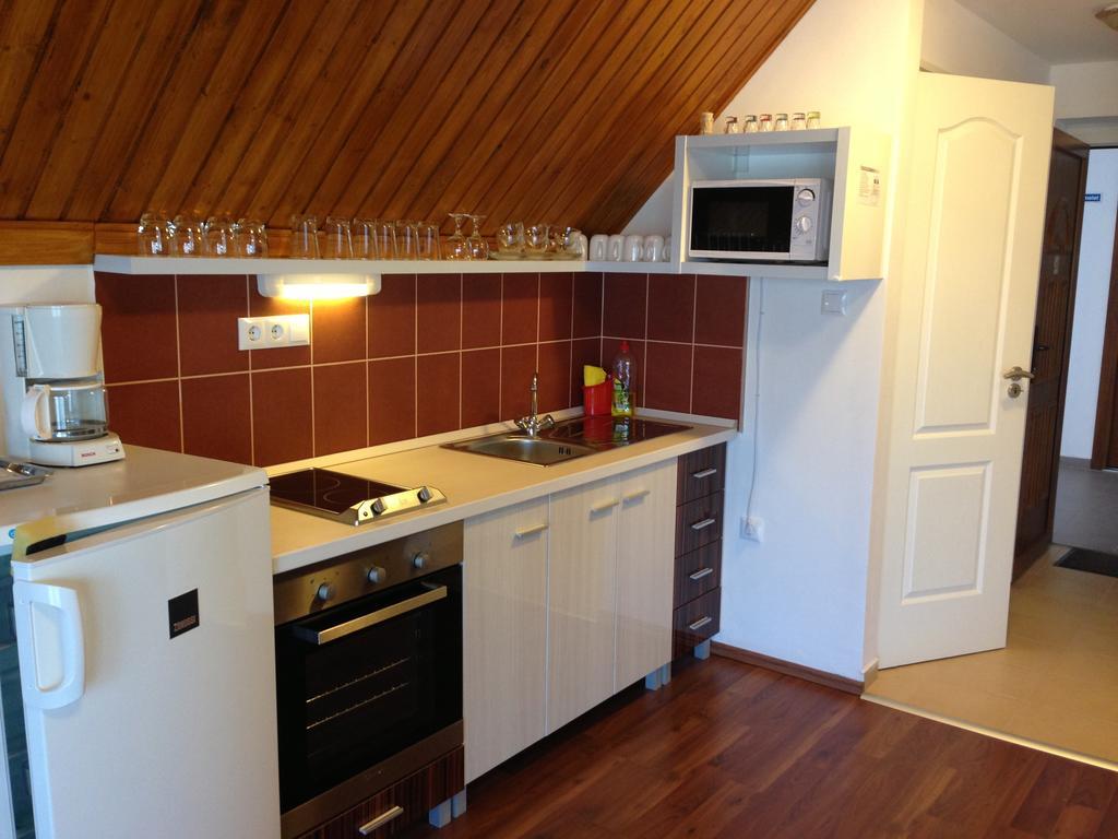 Lovagvar Apartments Gyula Kamer foto