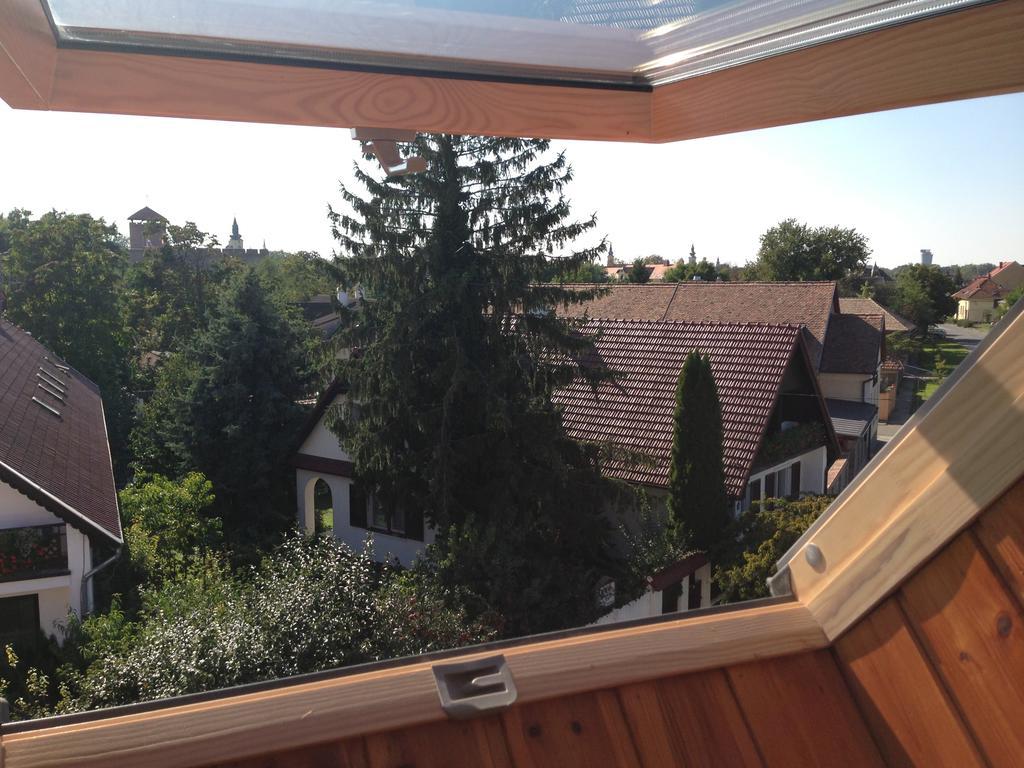 Lovagvar Apartments Gyula Buitenkant foto